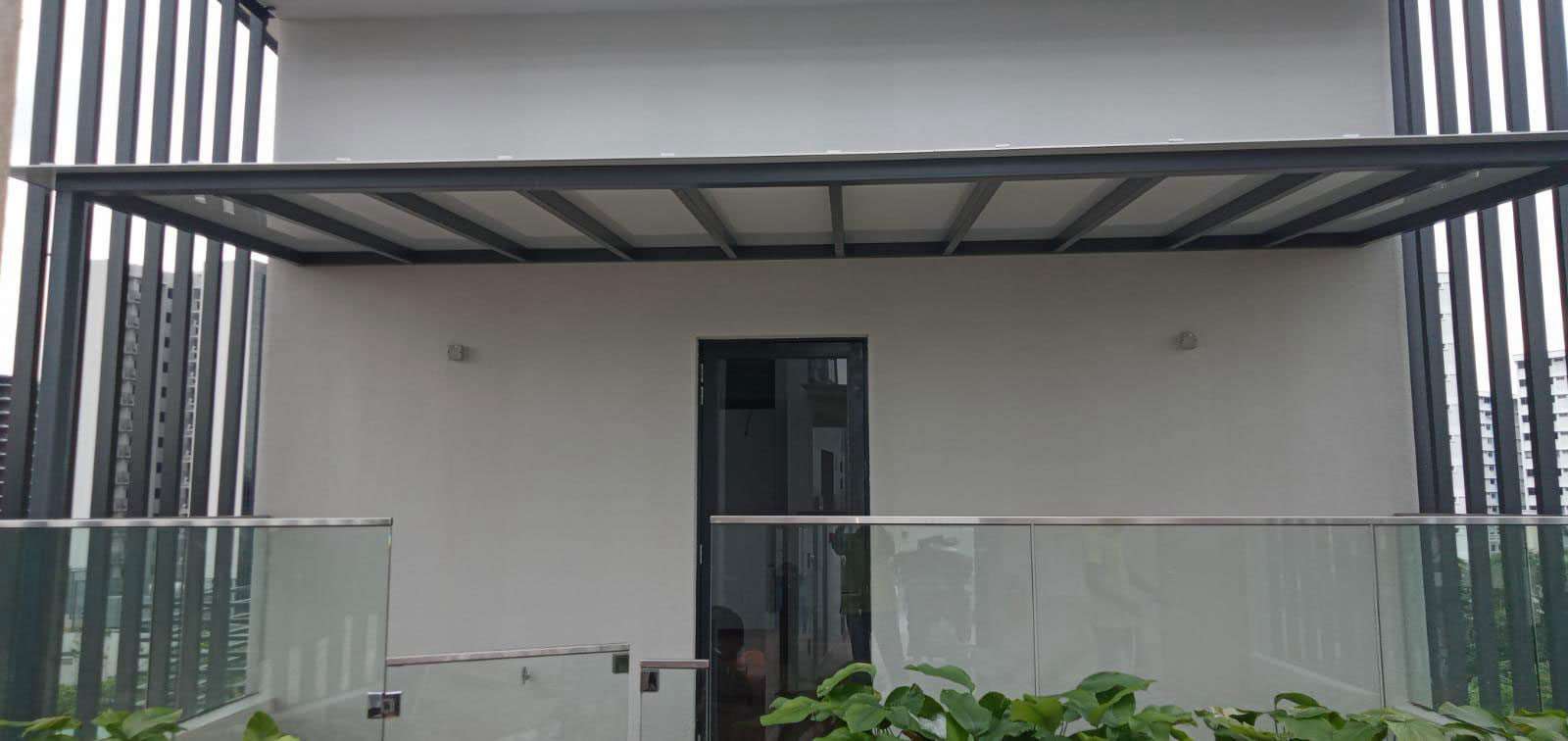 Retractable awning 10